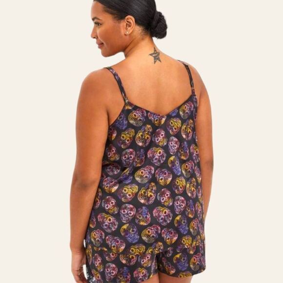 NWOT TORRID Plus Size Dream Satan Lace Trim Multi Color Skulls Cami. - Picture 10 of 13